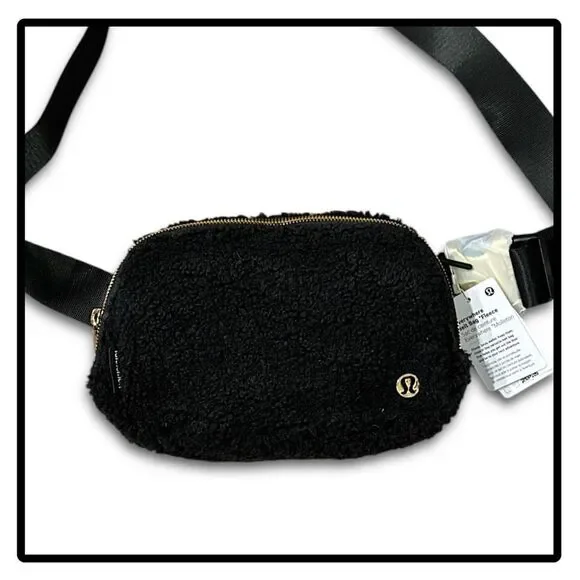 NWT Lululemon Everywhere Belt Bag Fleece Black - Picture 10 of 15
